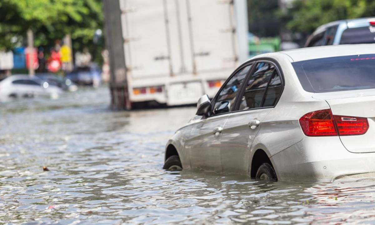 asuransi mobil bencana alam