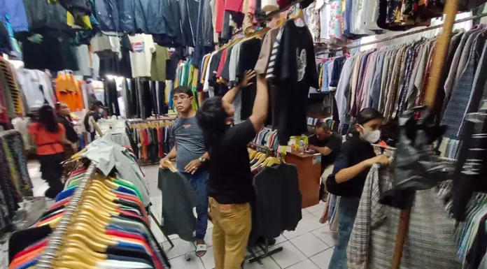 Jokowi Impor Pakaian Bekas